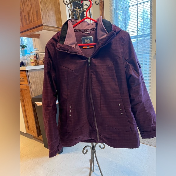 Women’s WindRiver Insulated Hyper-Dri jacket - Picture 1 of 4